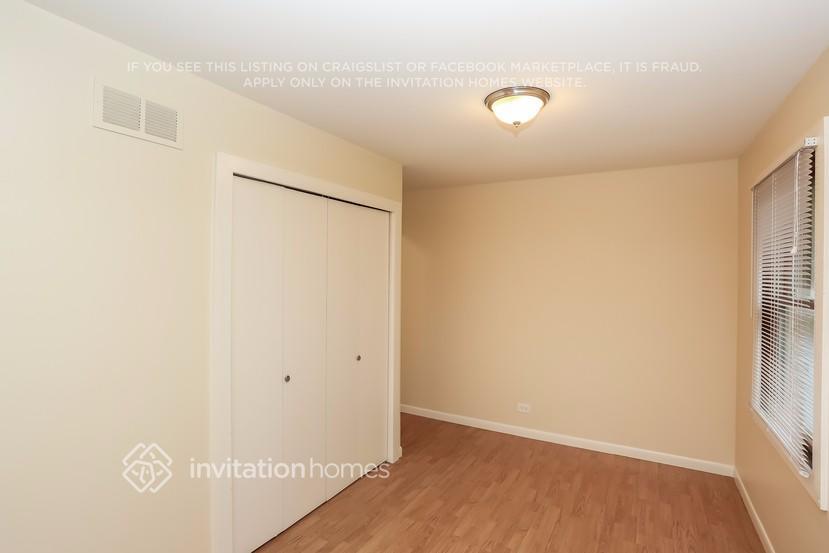 Building Photo - 42 Holly Dr