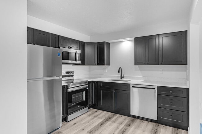 Building Photo - Newly Remodeled Mission Park Apartment!