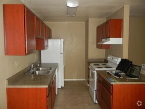 Building Photo - Beautiful remodeled 1 bedroom 1 bath apart...