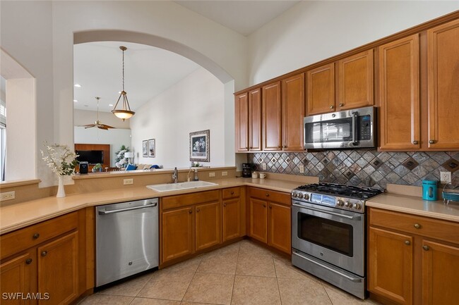 Building Photo - 1757 Tarpon Bay Dr S