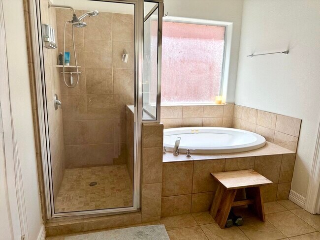 Building Photo - 13314 Hilton Head Dr