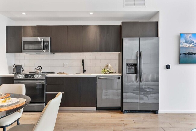 Building Photo - 398 NE 5th St