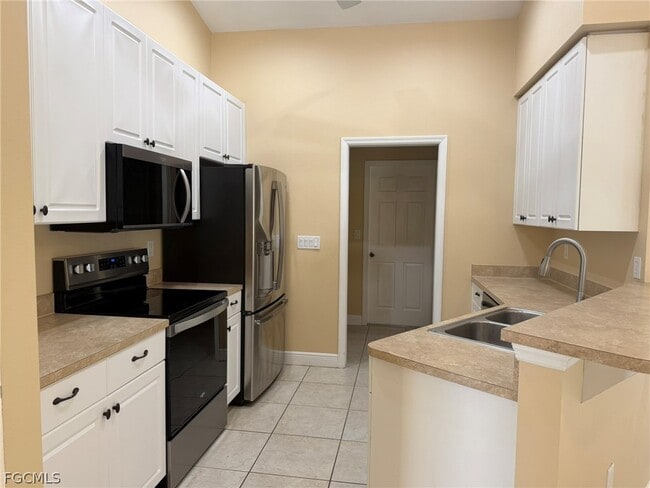 Building Photo - 2553 NW 21st Ave