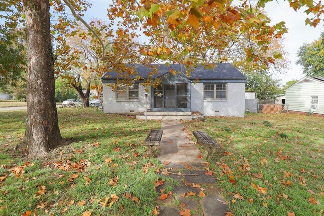 Building Photo - Midtown 2 Bedroom Gem! Available for move in immediately!