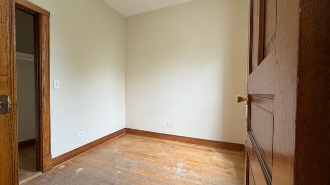 Building Photo - 2022 N Lawler Ave