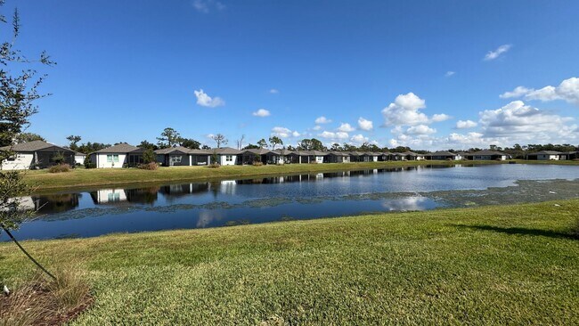 Building Photo - Unfurnished Annual Rental Available Now