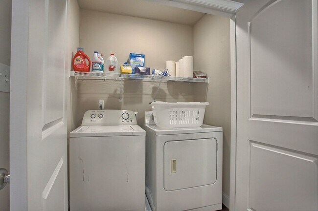 Building Photo - 3/BR luxury carriage home for rent