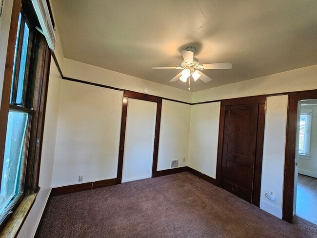 Building Photo - 397 Gilmore St