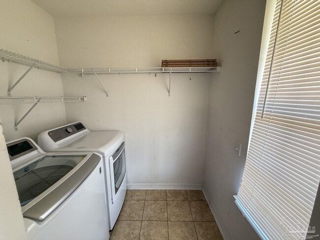 Building Photo - 2511 Trailwood Dr