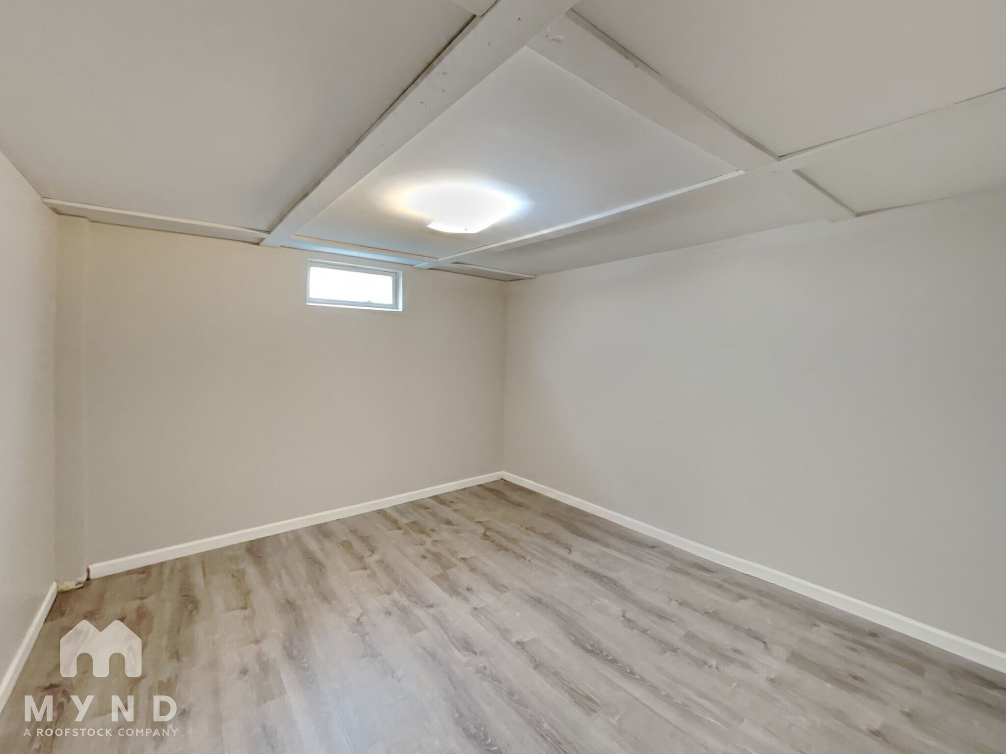 Building Photo - 654 Hillsdale Dr
