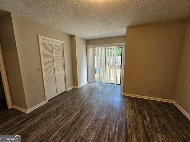 Building Photo - 108 E Lakemont Dr