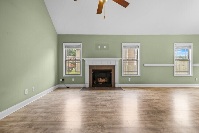 Building Photo - 128 Sycamore Hill Dr