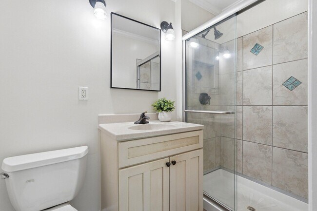 Building Photo - 1322 Hazel Nut Ct