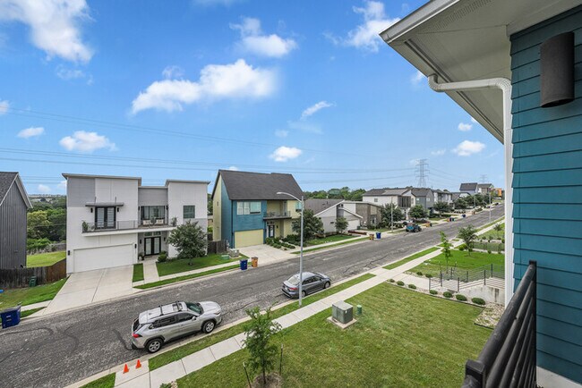 Building Photo - 6228 Toscana Ave