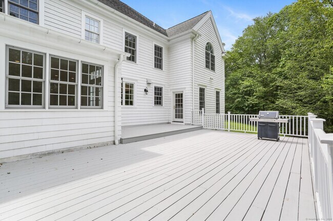 Building Photo - 5 Winthrop Hill