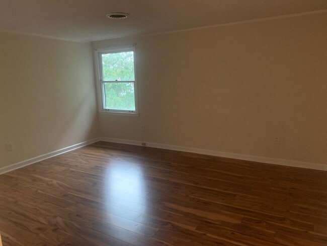 Building Photo - River Walk Apartment