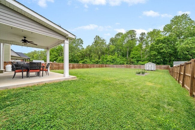 Building Photo - 1607 Ellie Piper Cir