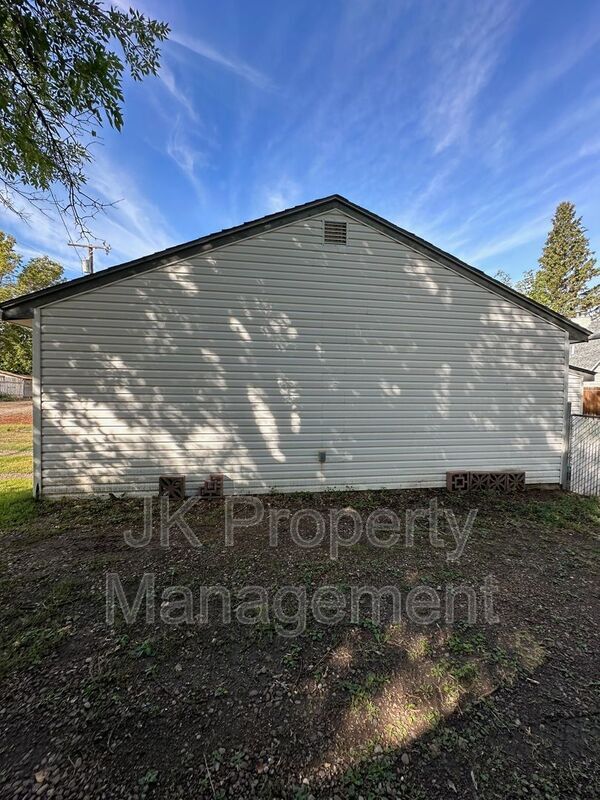 Building Photo - 3512 4th Ave N