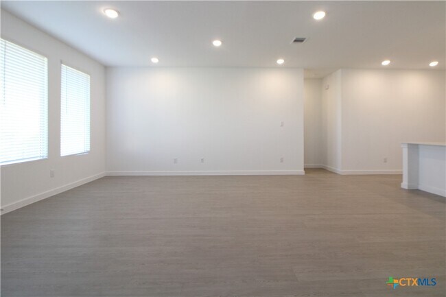 Building Photo - 5128 McKittrick