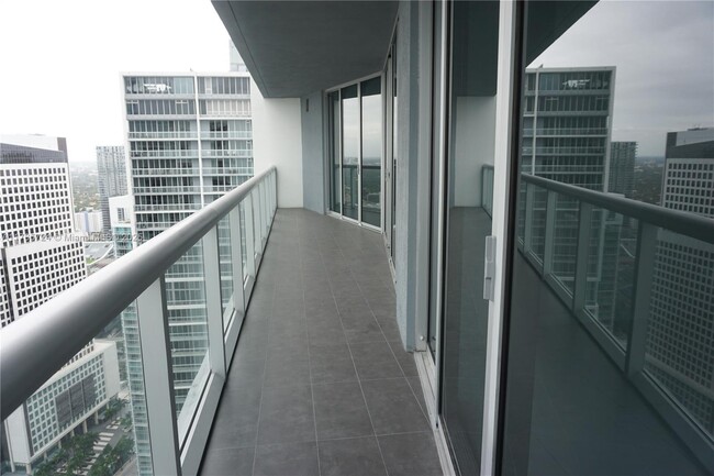 Building Photo - 475 Brickell Ave