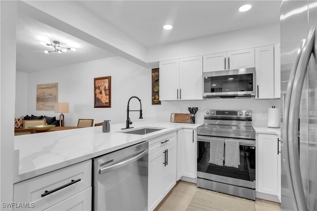 Building Photo - 3300 N Key Dr