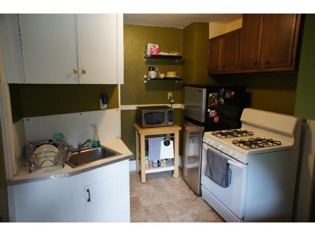 Kitchen - 3005 Tyler St NE