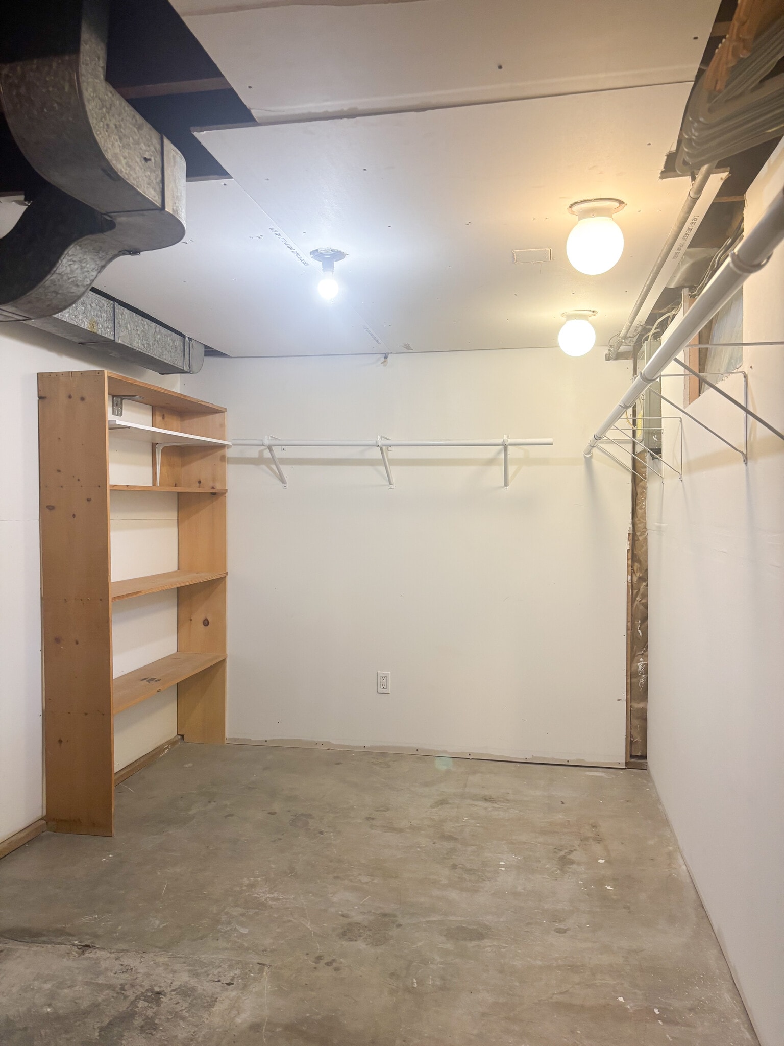 Building Photo - 24 E Dalton Ave