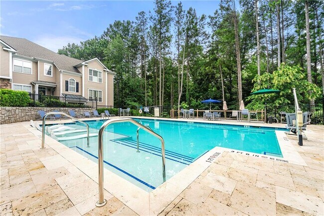 Building Photo - 2400 Cumberland Pkwy SE