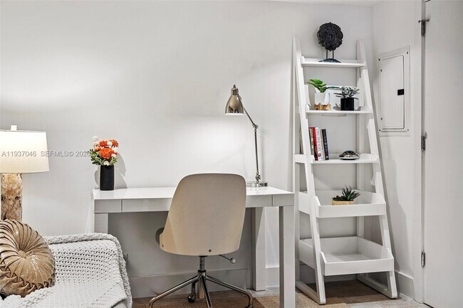 Building Photo - 102 24th St