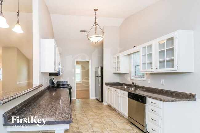 Building Photo - 824 Riverstone Ln