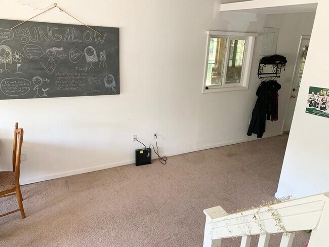 Building Photo - 910 Bungalow Ct