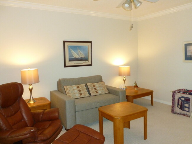 Building Photo - 7 SE Turtle Creek Dr
