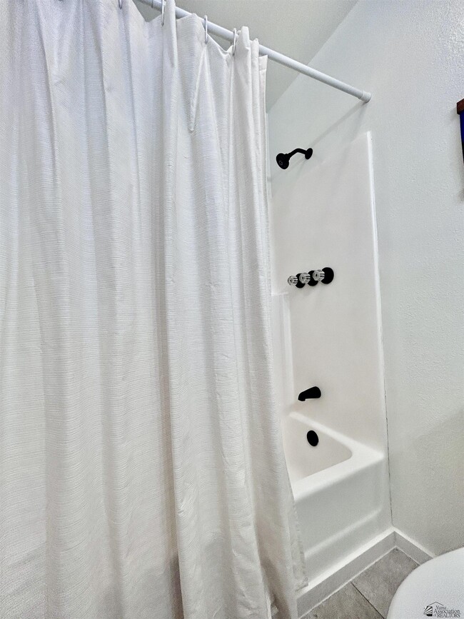 Building Photo - 13407 E 55th St