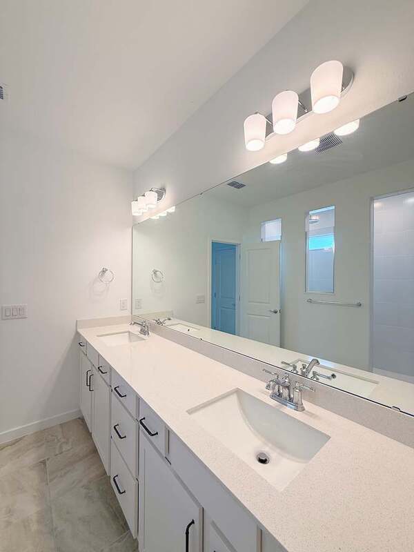 Building Photo - 12652 Glenn Crk Dr