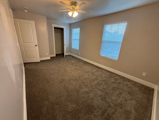 Building Photo - 363 Royal Troon Dr