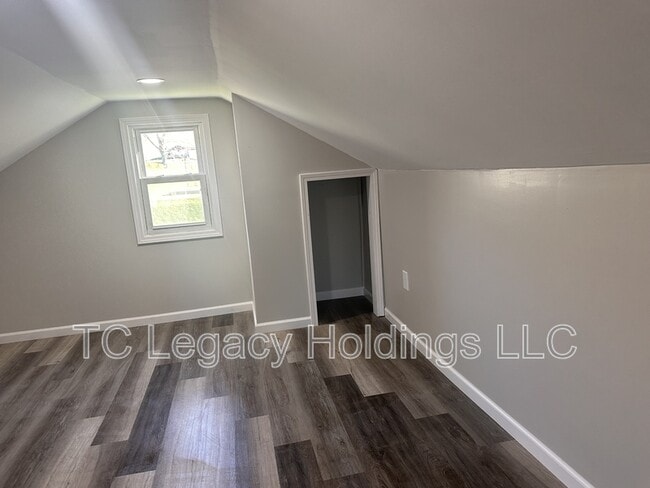 Building Photo - 1833 N 16th St