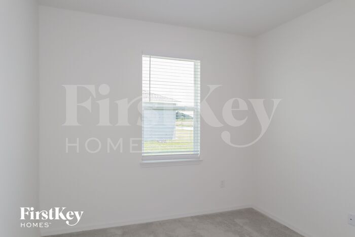 Building Photo - 3208 John Young Pkwy