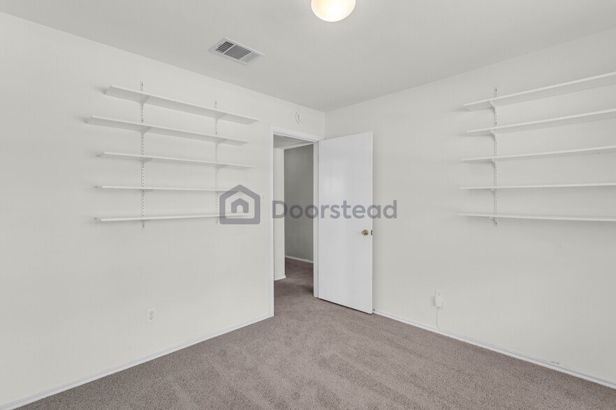 Building Photo - 223 Sylvan St