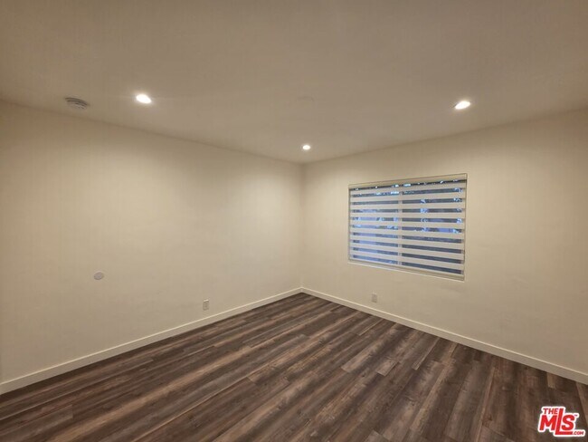 Building Photo - 2012 S Holt Ave