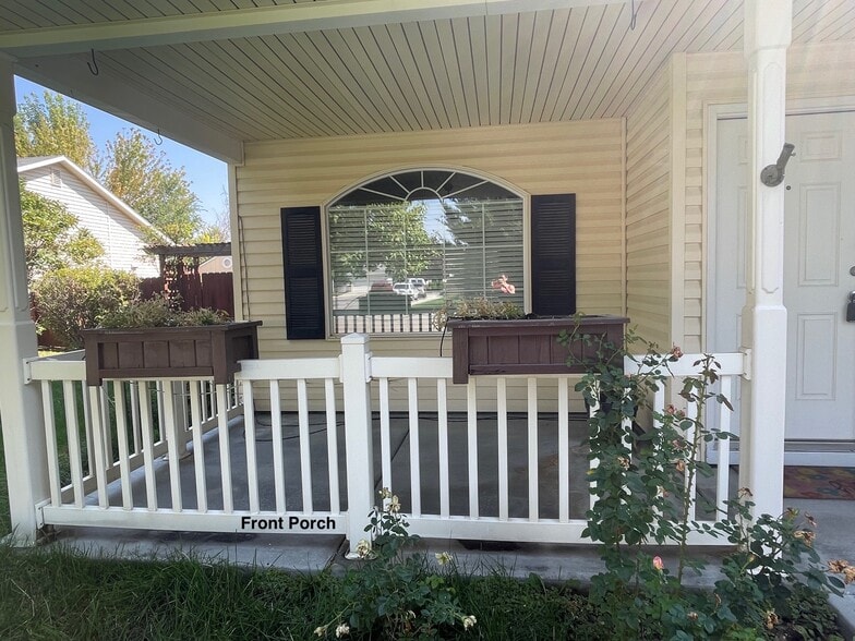 Building Photo - 4516 S Santa Cruz Way