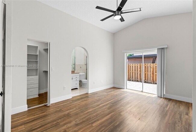 Building Photo - 14611 SW 156th Ave