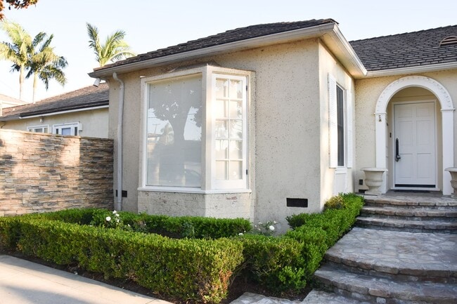 Building Photo - 910 E Maple Ave
