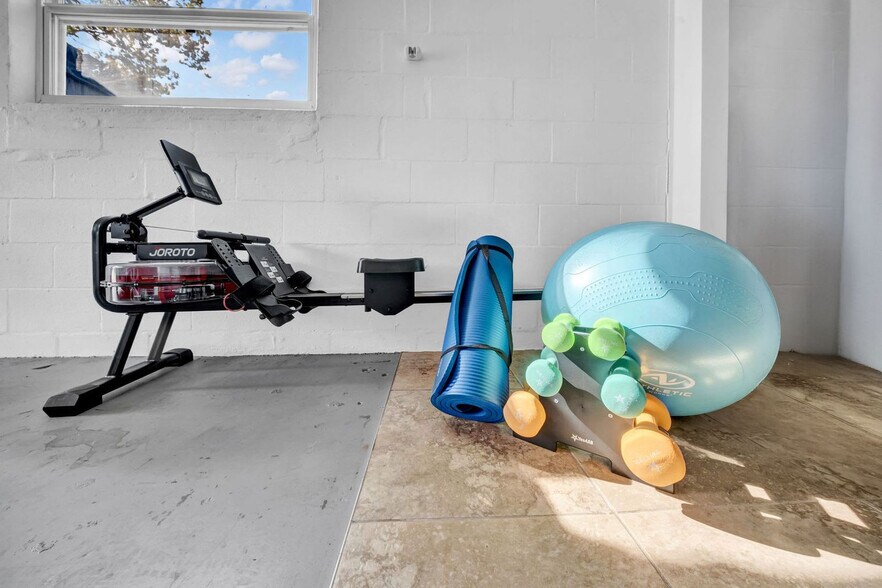 Building Photo - 779 34th St SE