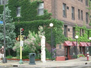 Building Photo - Downtown  2 bedroom Condo across from  St. Thomas close to MCTC, UMN, MCAD . New hardwood floors