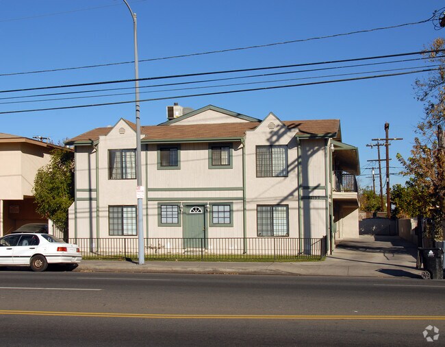Building Photo - 12155-12157 Vanowen St