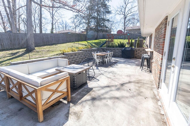 Building Photo - 2500 Bluff Blvd