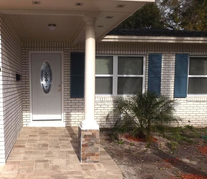 Building Photo - 4645 Praver Dr N