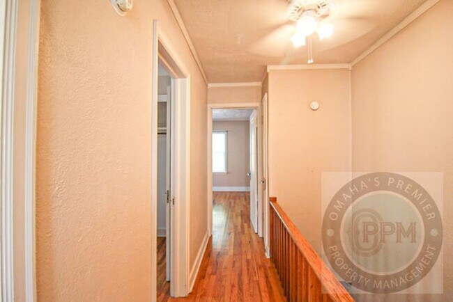 Building Photo - 2 Story 3 Bedroom 2 Bathroom home in the h...