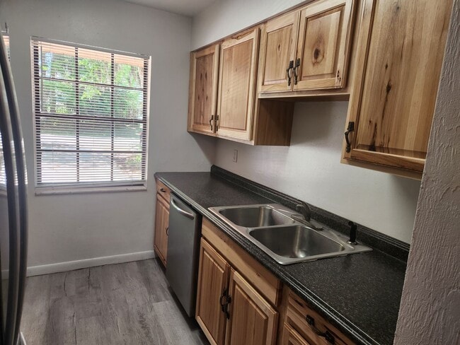 Building Photo - 1559 Hammock Dr