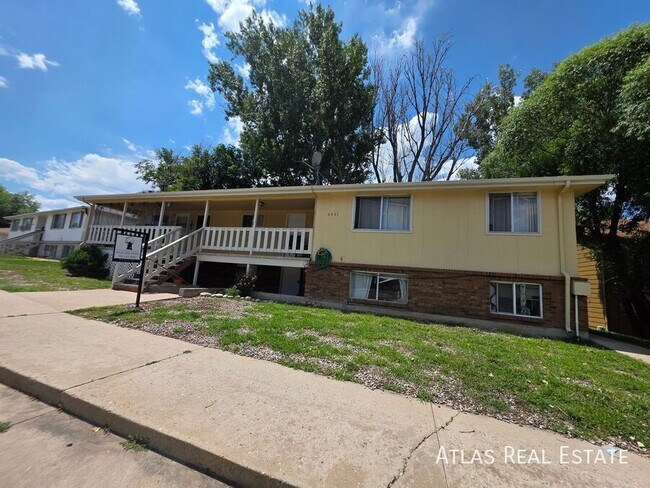 Primary Photo - 4445 Stover St
